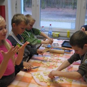 2012-12-03 Weihnachtsbäckerei der Klasse 3