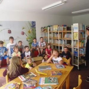 2014-05-27 Besuch der Klasse 2b in der Bibliothek